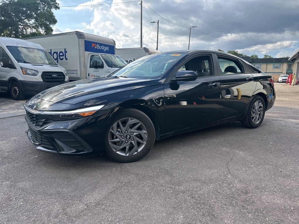 2024 Hyundai Elantra SEL Hero Image