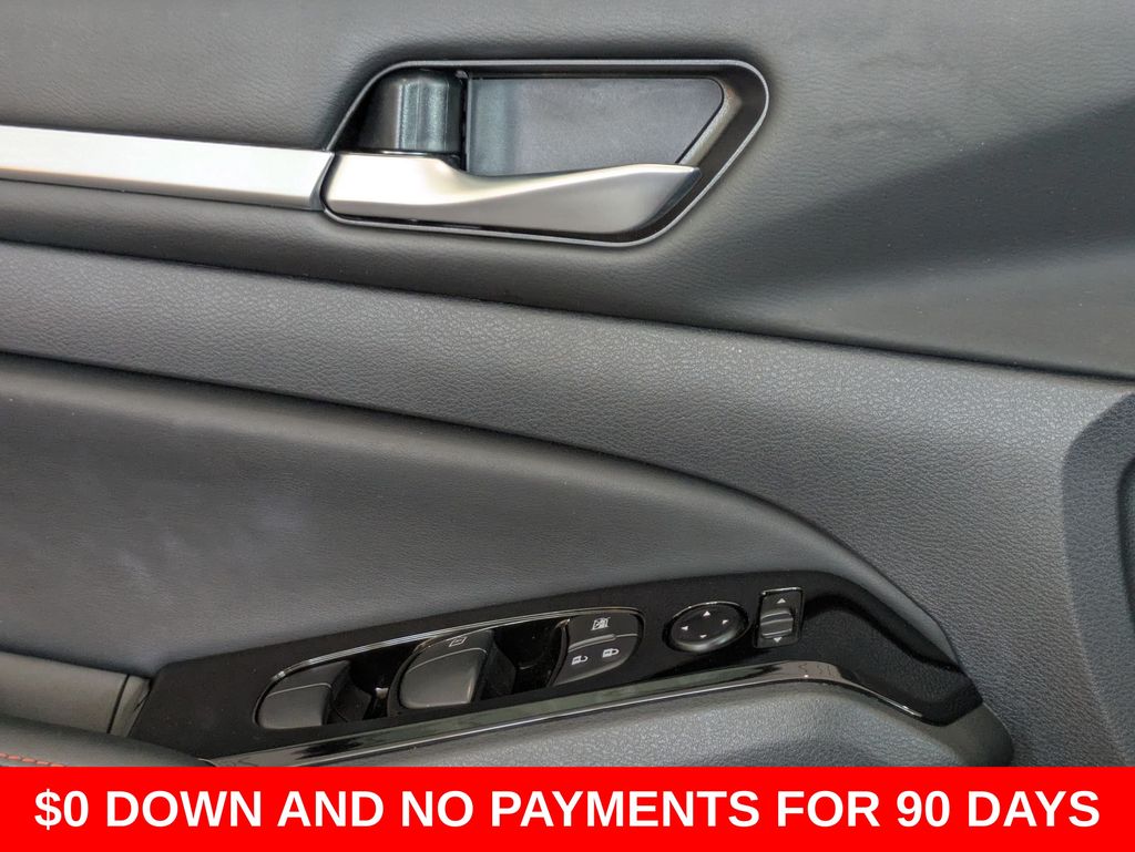 2025 Nissan Altima SR - Photo 13