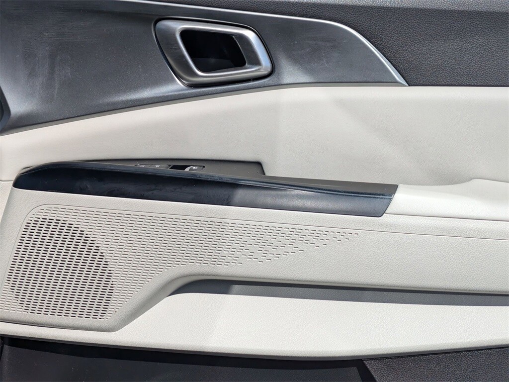 Thumbnail: 2024 Kia Carnival - 31