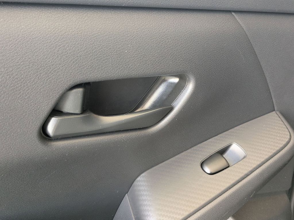 2025 Nissan Sentra SV - Photo 26