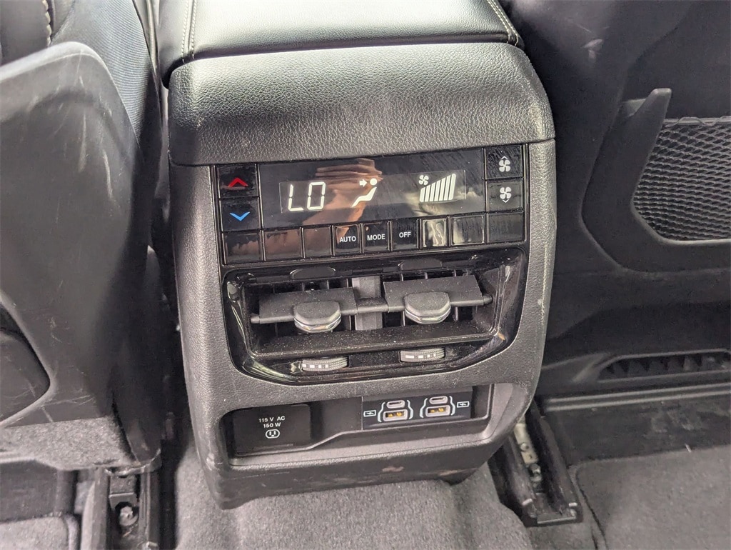 Thumbnail: 2024 Jeep Grand Cherokee L - 25