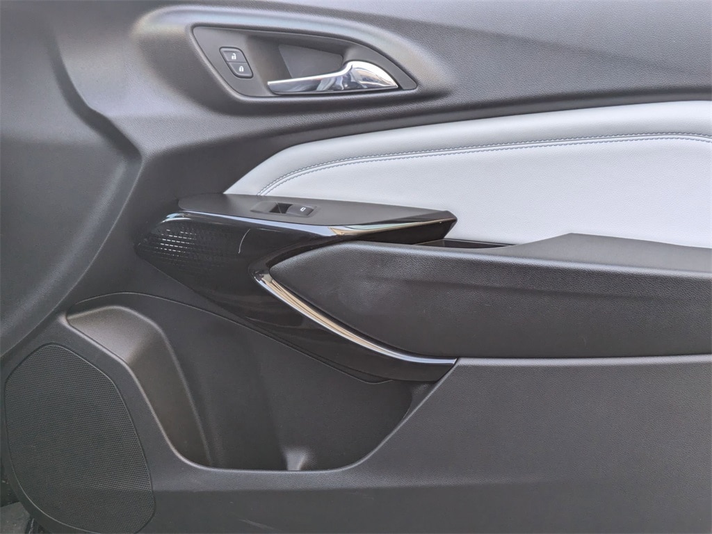 Thumbnail: 2025 Chevrolet Trax - 32