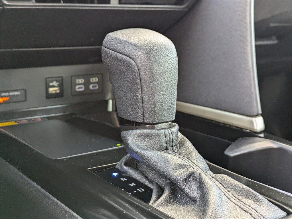 Thumbnail: 2025 Toyota Camry - 23