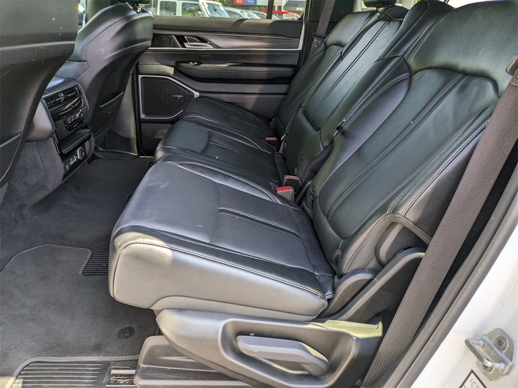 Thumbnail: 2023 Jeep Wagoneer - 27