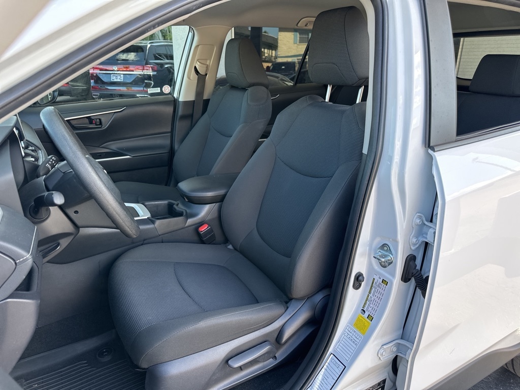 Thumbnail: 2025 Toyota RAV4 - 17