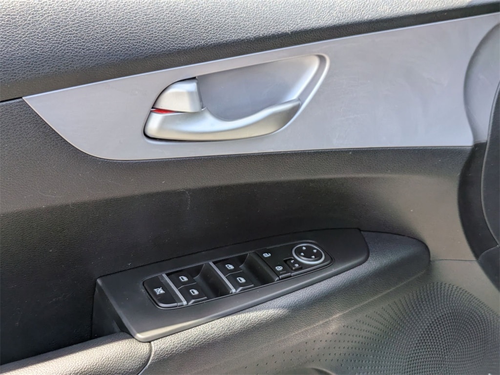 Thumbnail: 2024 Kia Forte - 13