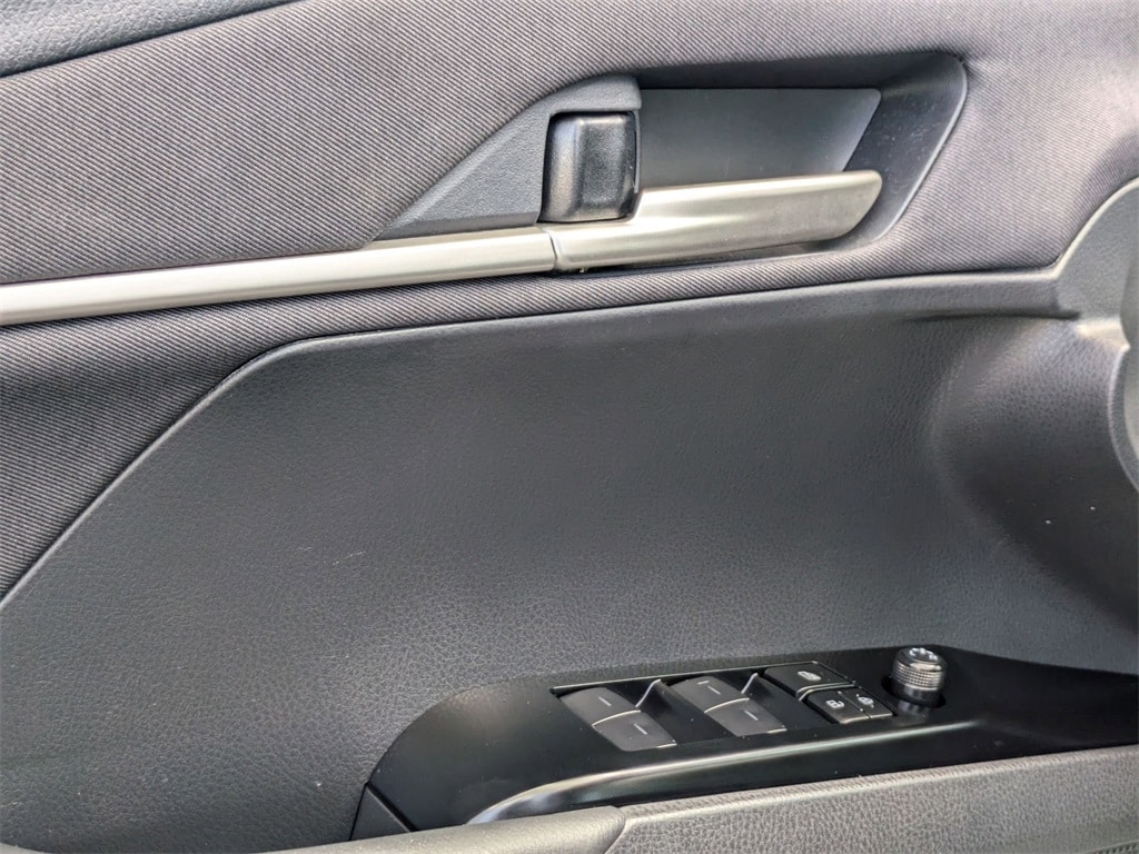 Thumbnail: 2025 Toyota Camry - 10