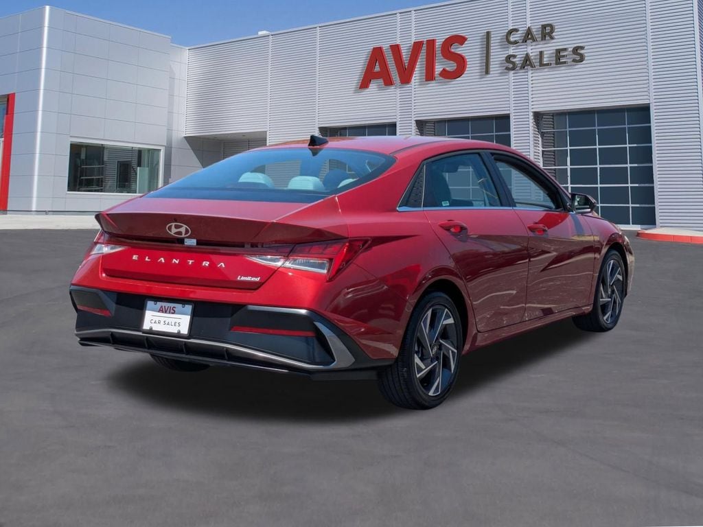2025 Hyundai Elantra Limited - Photo 6