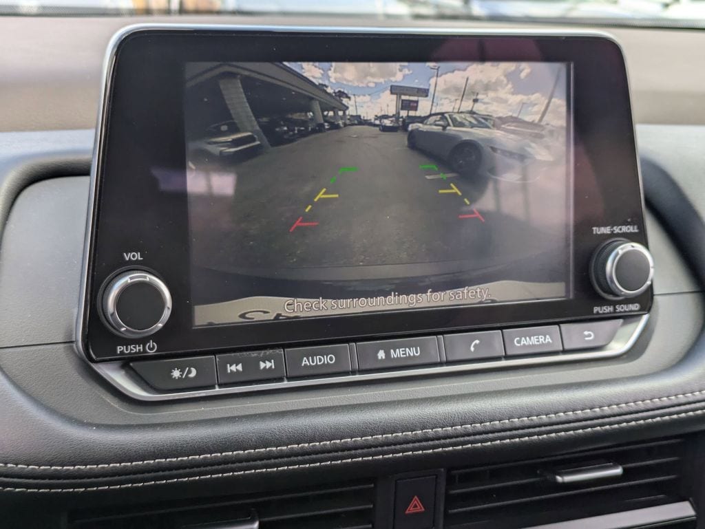 Thumbnail: 2023 Nissan Rogue - 17