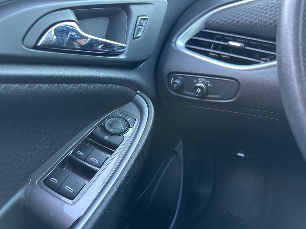 Thumbnail: 2024 Chevrolet Malibu - 18