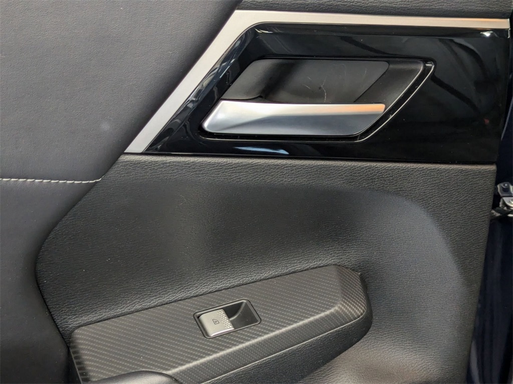 Thumbnail: 2024 Mitsubishi Outlander - 27