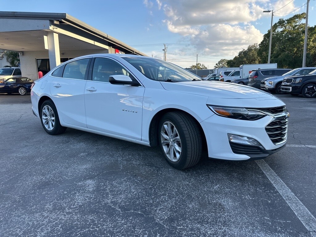 2024 Chevrolet Malibu 1LT photo 3