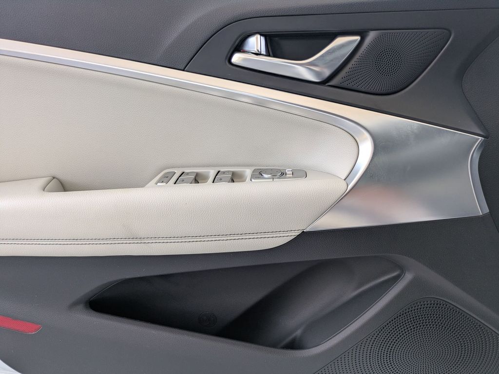 Thumbnail: 2025 Genesis G70 - 13