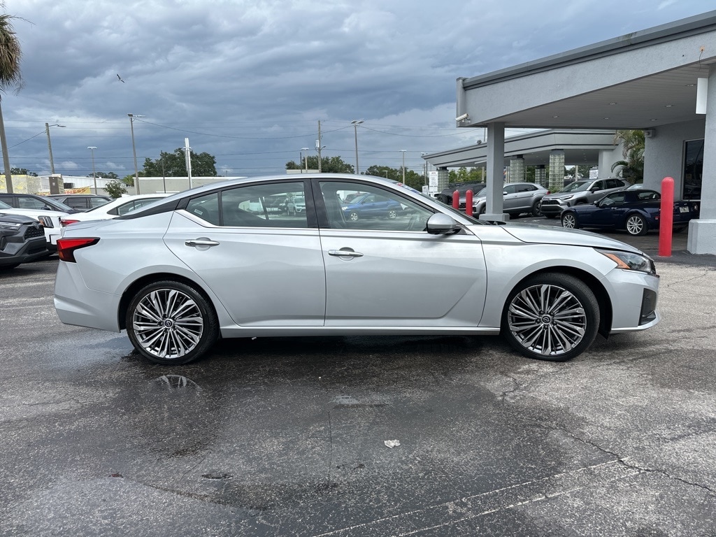 Thumbnail: 2023 Nissan Altima - 4