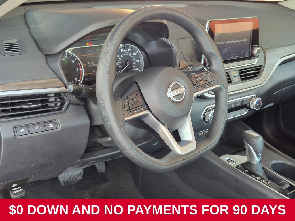 2025 Nissan Altima SV - Photo 14