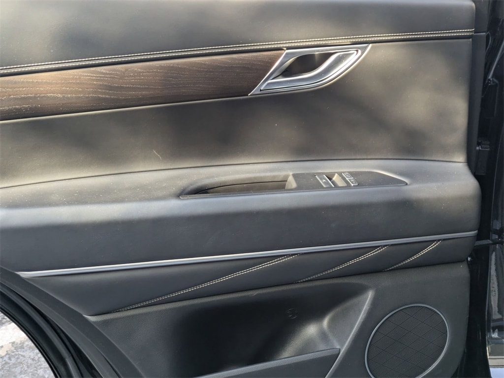 Thumbnail: 2024 Genesis GV80 - 26