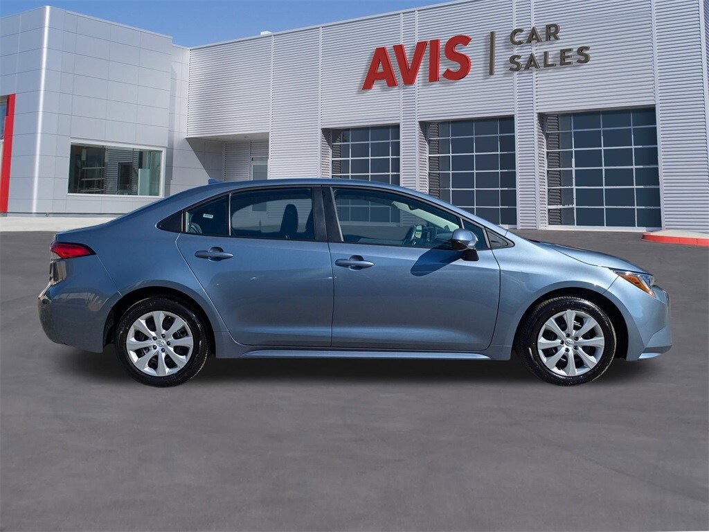 2025 Toyota Corolla LE photo 4