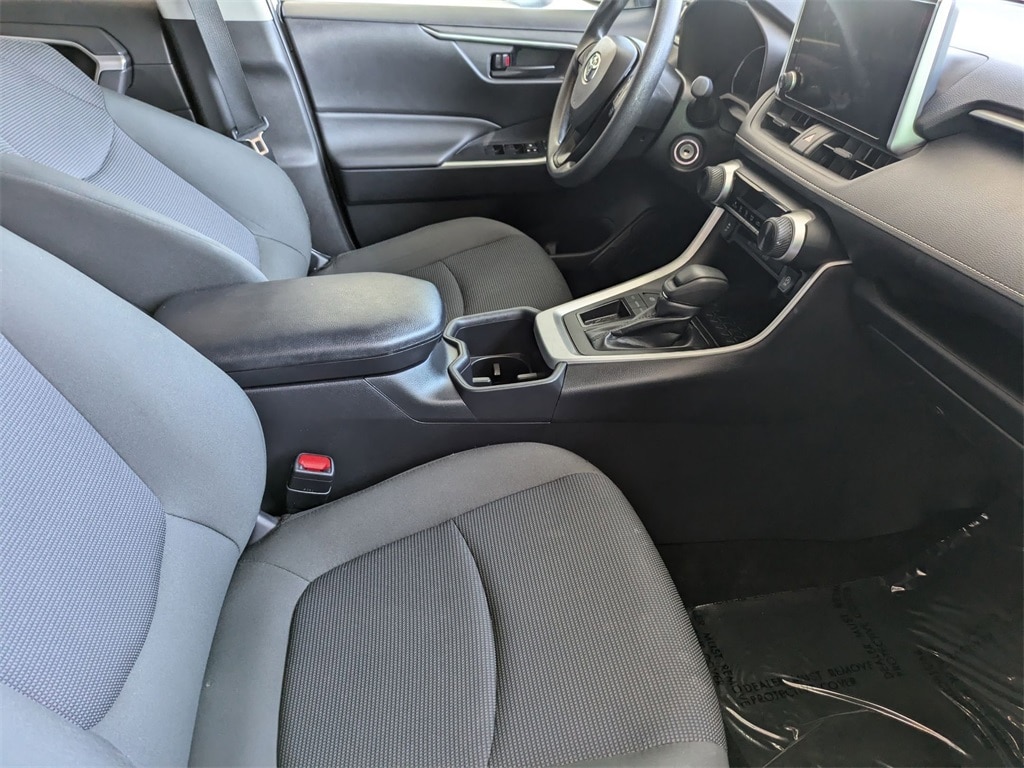 Thumbnail: 2025 Toyota RAV4 - 31