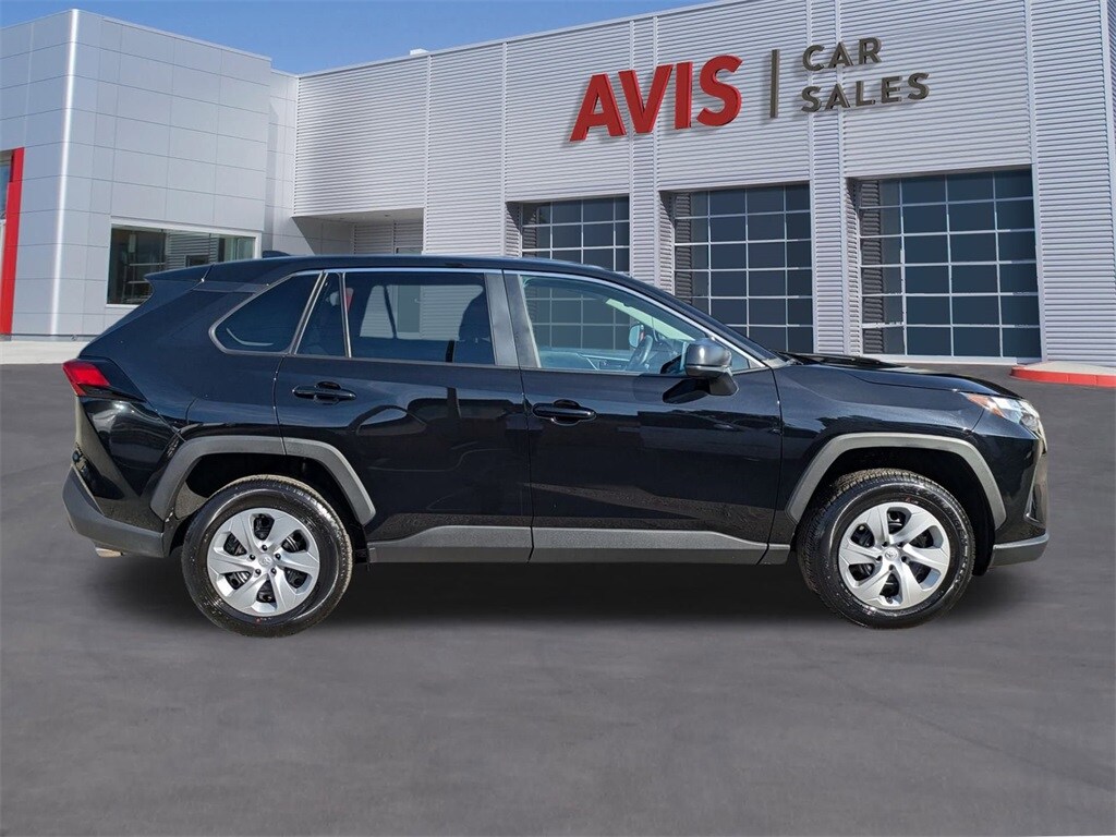 2025 Toyota RAV4 LE photo 3