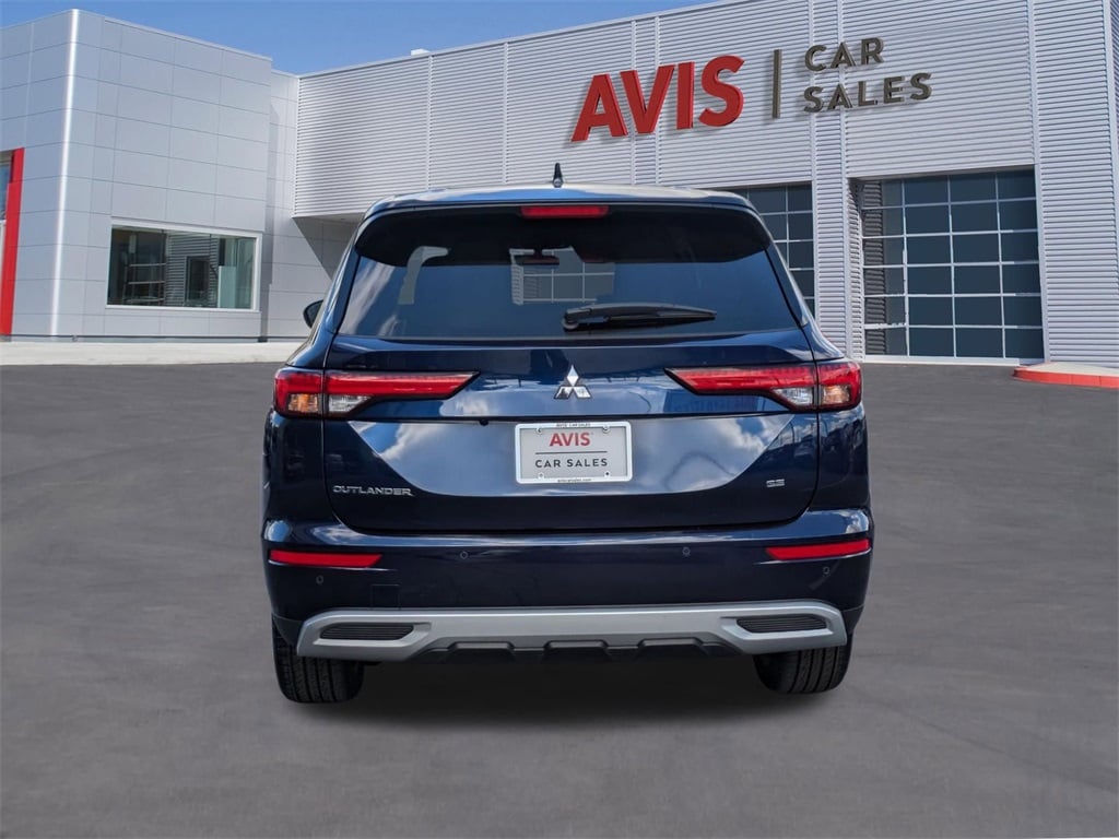 Thumbnail: 2024 Mitsubishi Outlander - 7