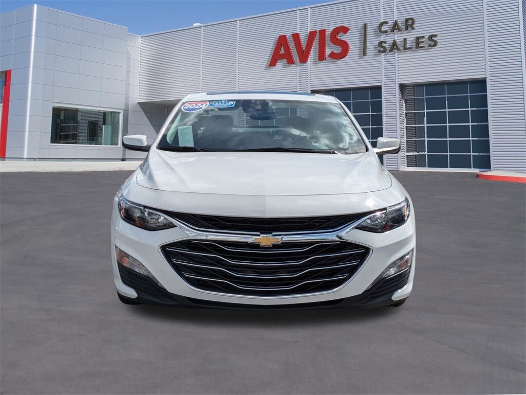 2024 Chevrolet Malibu 1LT photo 2
