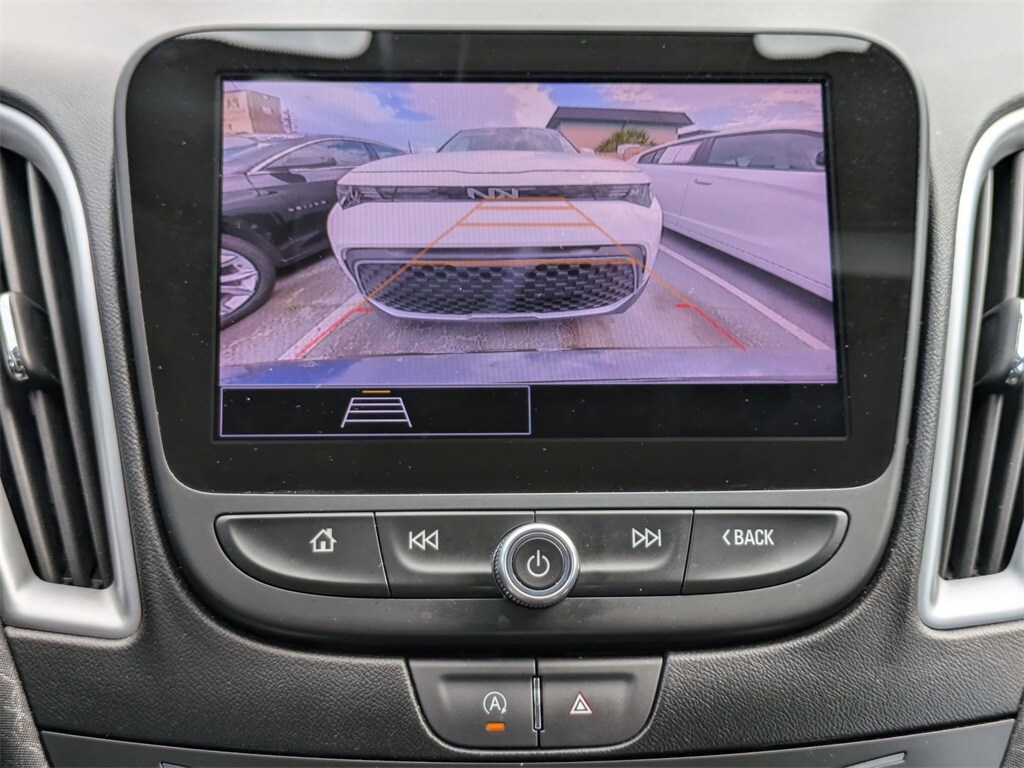 Thumbnail: 2023 Chevrolet Malibu - 14