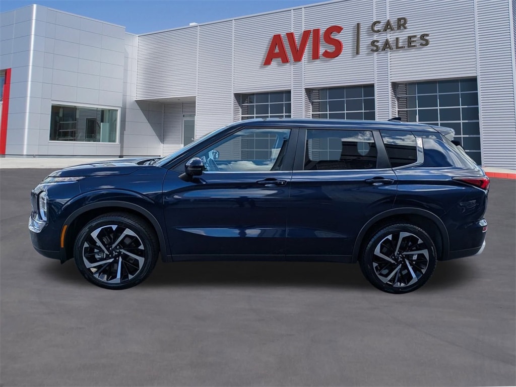 Thumbnail: 2024 Mitsubishi Outlander - 10