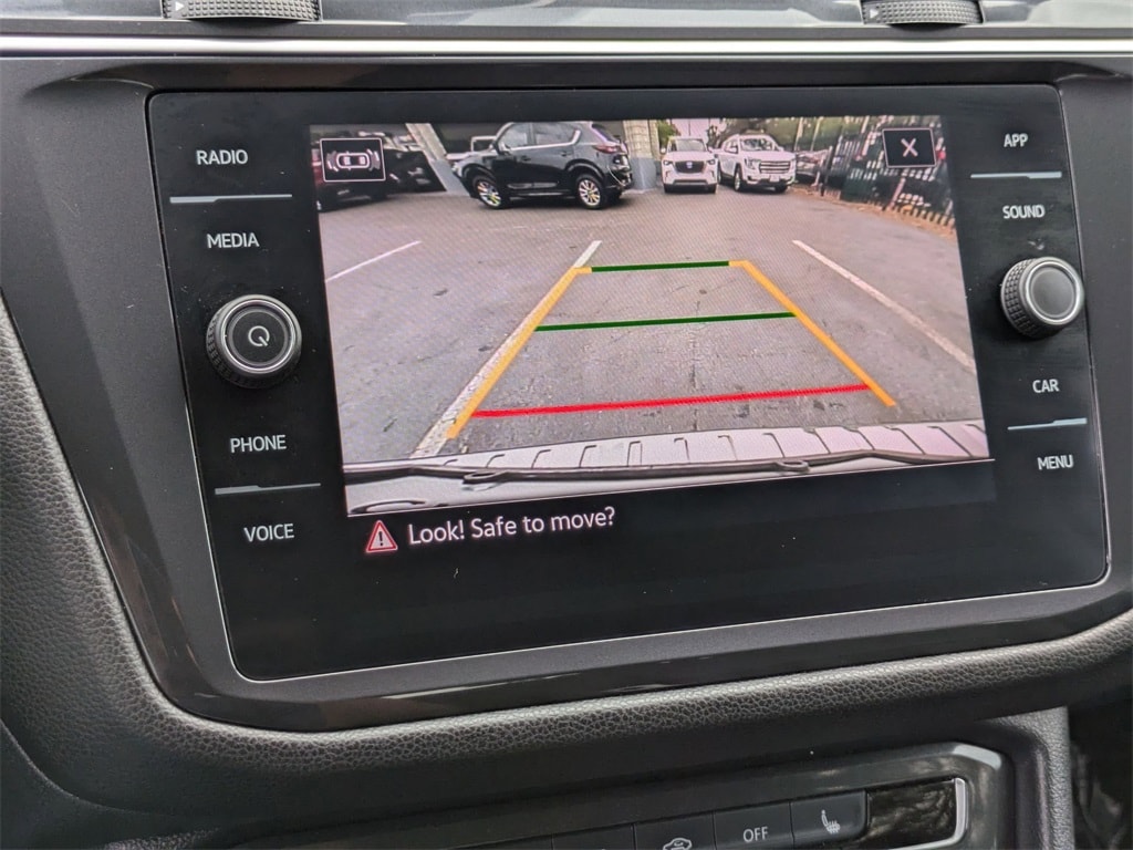 Thumbnail: 2024 Volkswagen Tiguan - 17