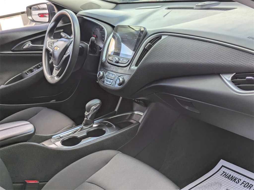 Thumbnail: 2023 Chevrolet Malibu - 28