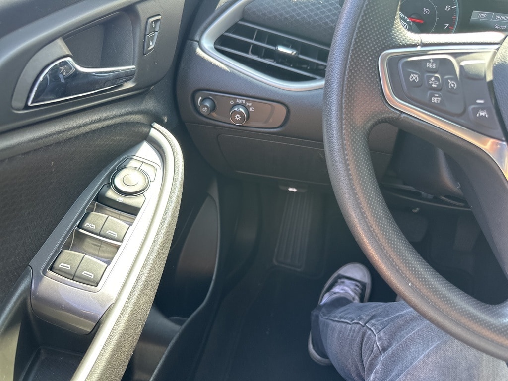 Thumbnail: 2024 Chevrolet Malibu - 18