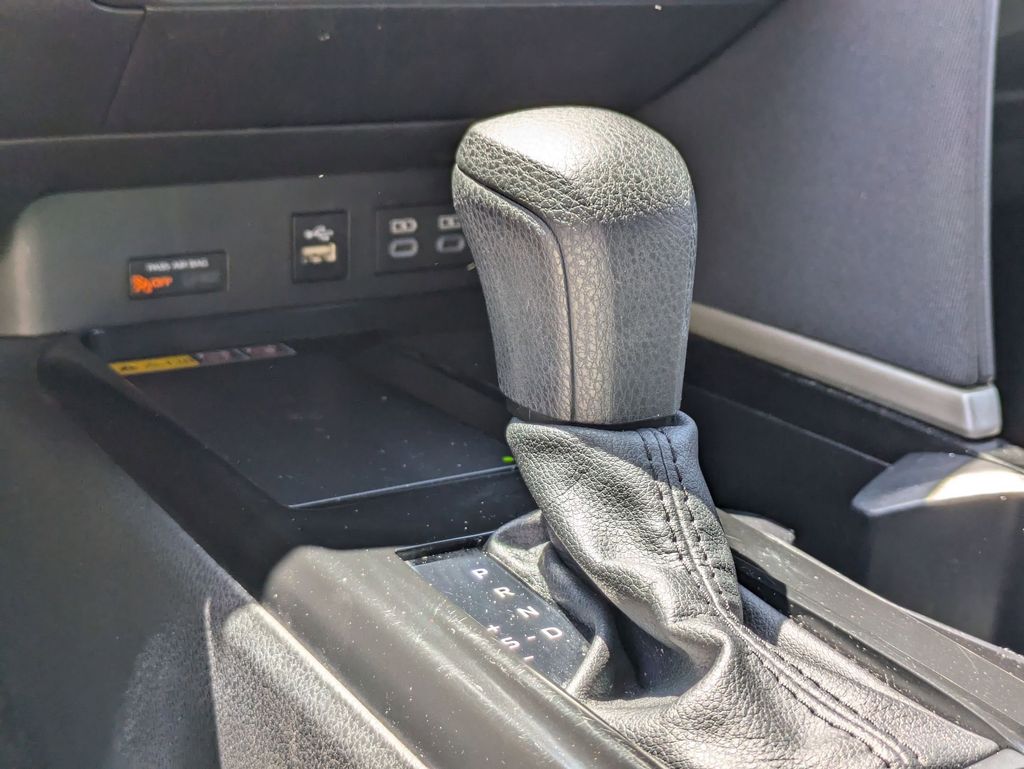 Thumbnail: 2025 Toyota Camry - 23