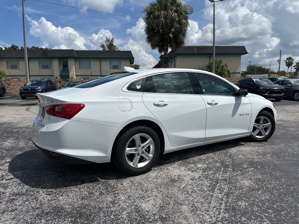 Thumbnail: 2023 Chevrolet Malibu - 5