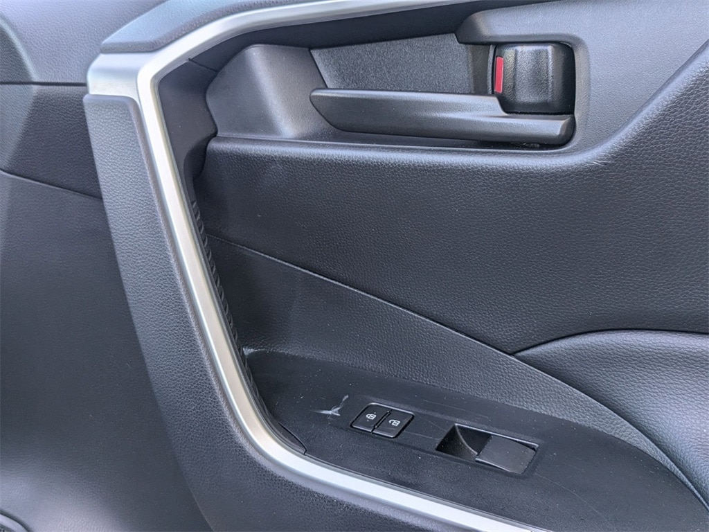 Thumbnail: 2025 Toyota RAV4 - 34