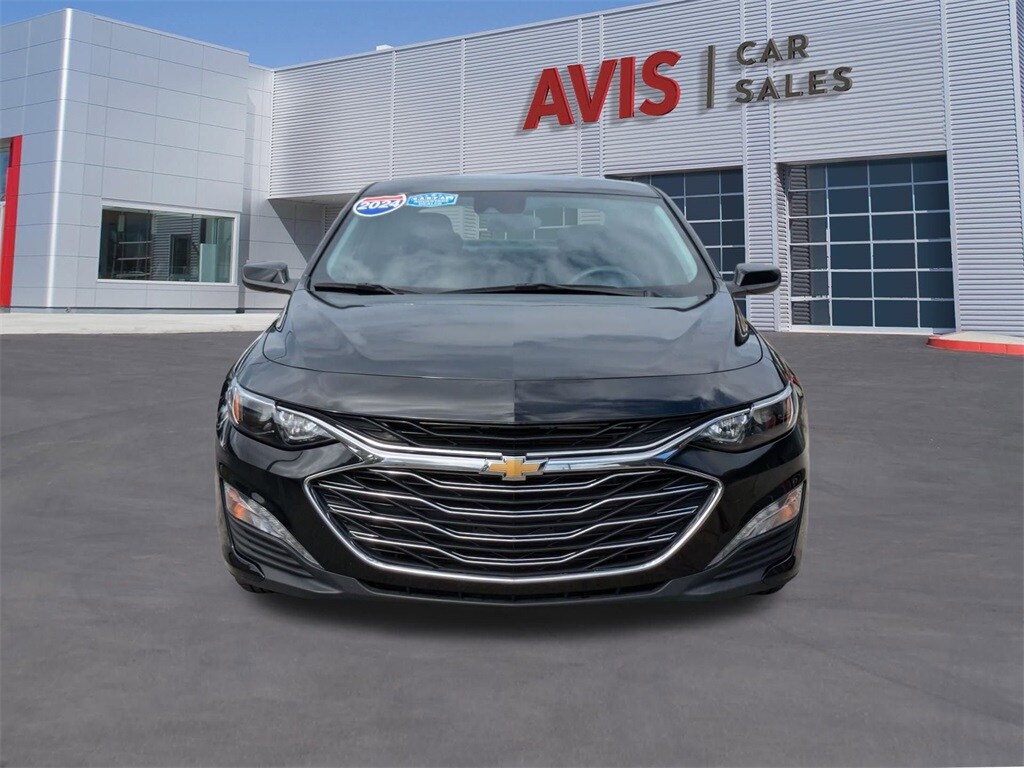 2024 Chevrolet Malibu 1LT photo 2