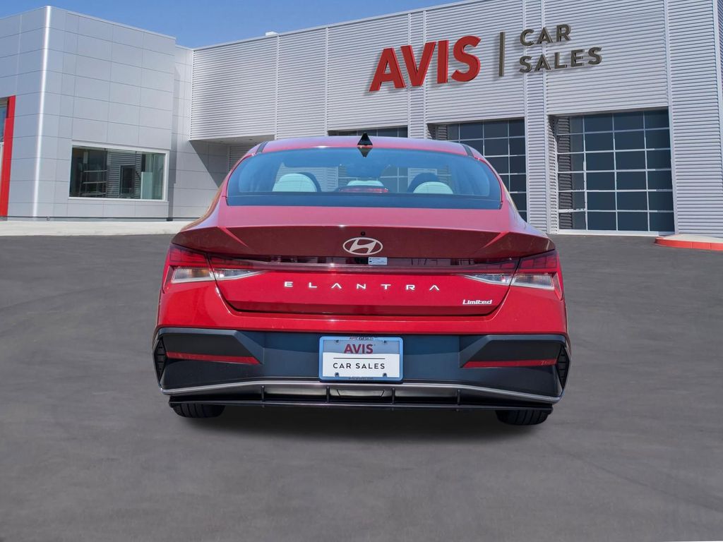 2025 Hyundai Elantra Limited - Photo 7