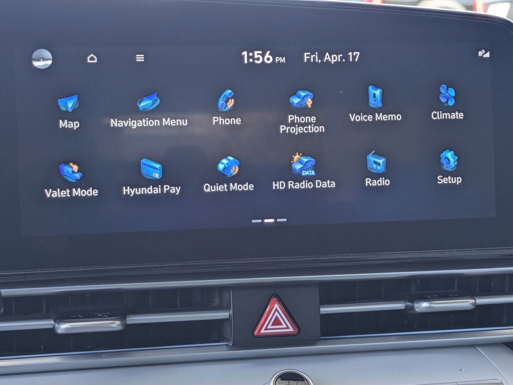 2025 Hyundai Elantra Limited - Photo 18