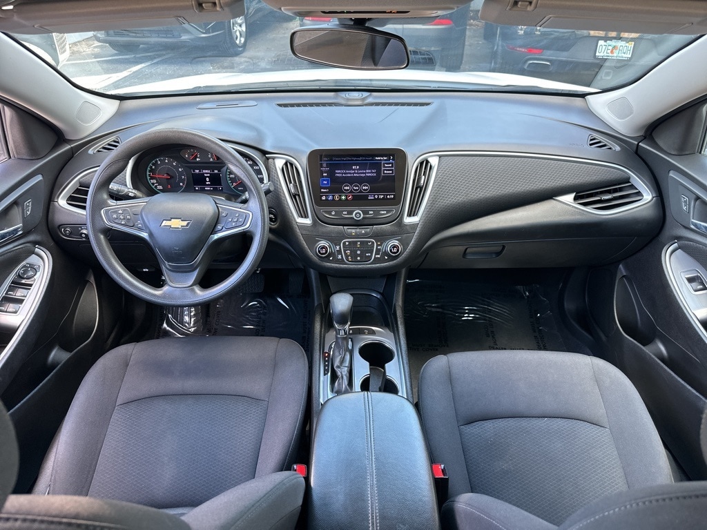 Thumbnail: 2024 Chevrolet Malibu - 16