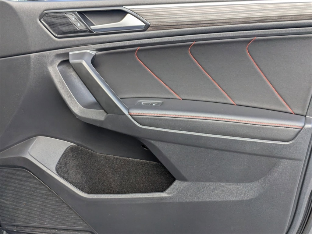 Thumbnail: 2024 Volkswagen Tiguan - 32