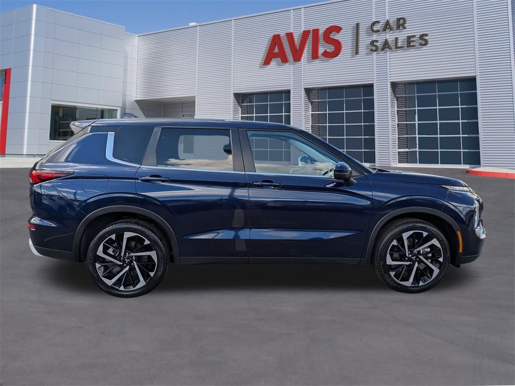Thumbnail: 2024 Mitsubishi Outlander - 5