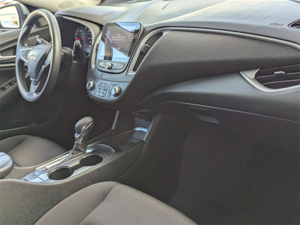 Thumbnail: 2023 Chevrolet Malibu - 31