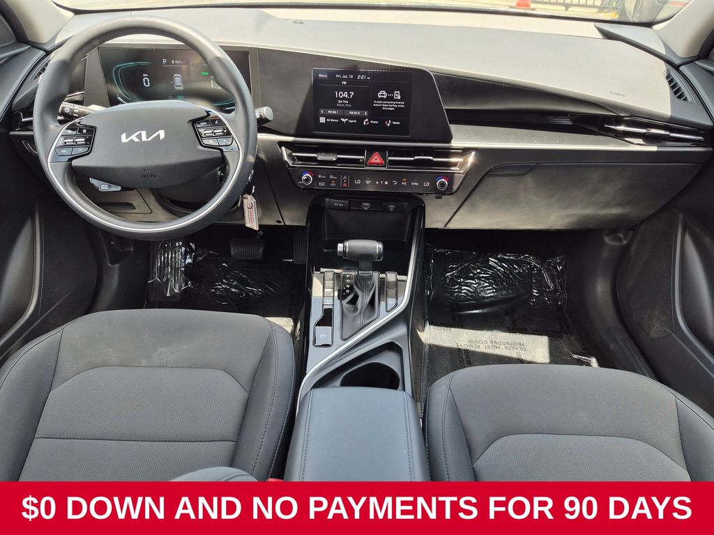 Thumbnail: 2025 Kia Niro - 24