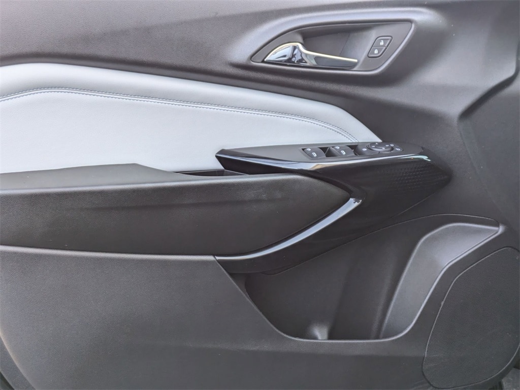 Thumbnail: 2025 Chevrolet Trax - 11