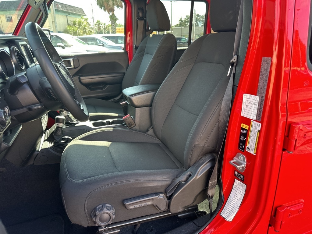 Thumbnail: 2023 Jeep Gladiator - 10