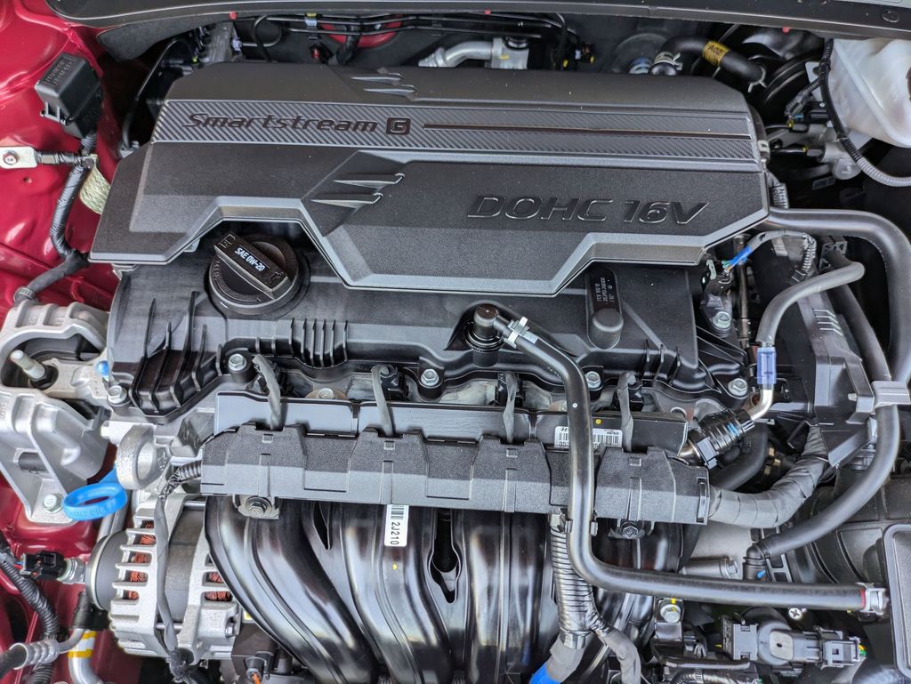 2025 Hyundai Elantra Limited - Photo 35