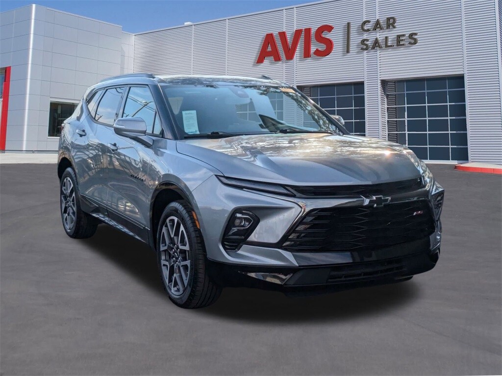 2025 Chevrolet Blazer RS photo 3