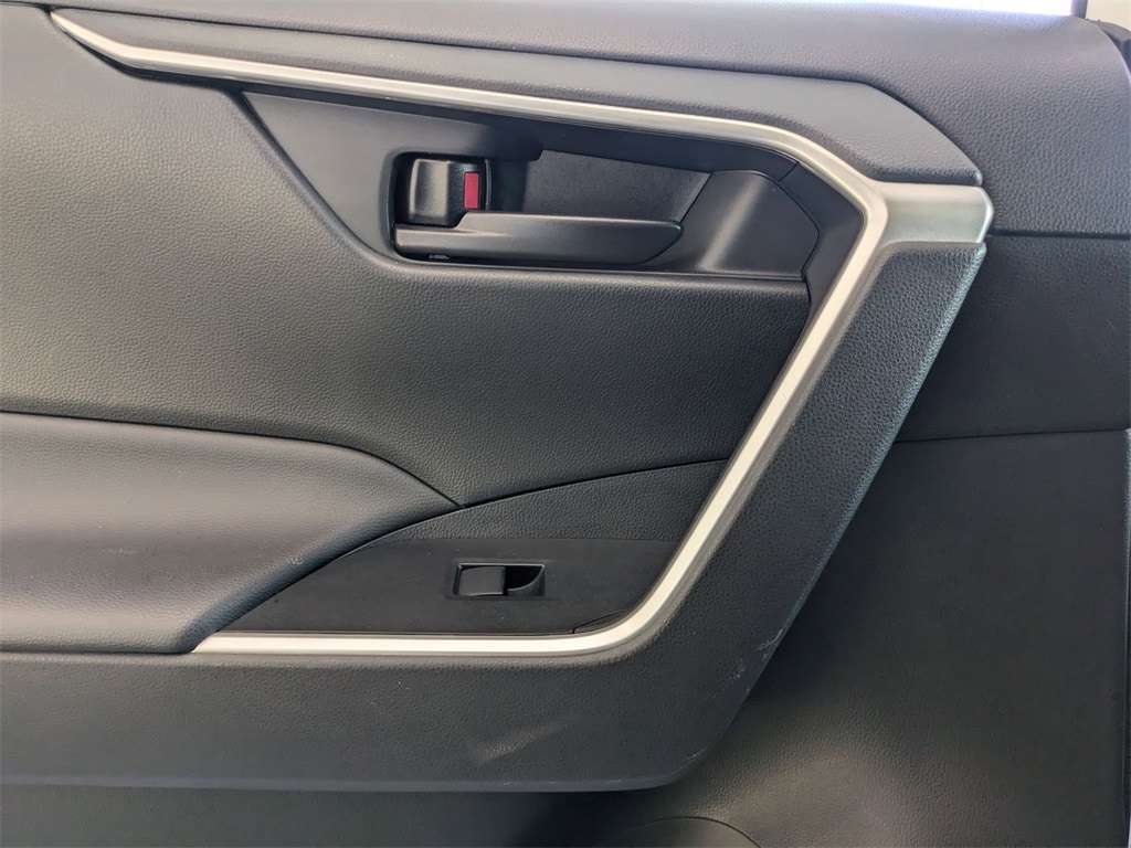 Thumbnail: 2025 Toyota RAV4 - 26