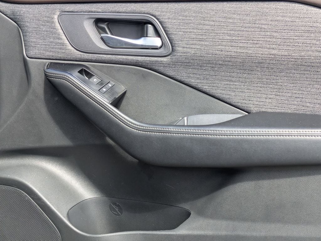 Thumbnail: 2023 Nissan Rogue - 32