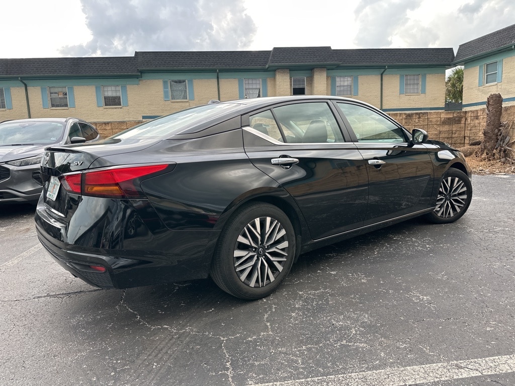 Thumbnail: 2024 Nissan Altima - 5
