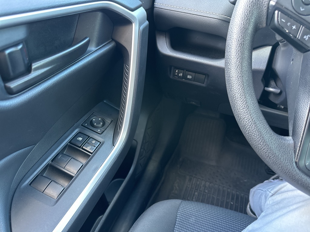 Thumbnail: 2025 Toyota RAV4 - 18