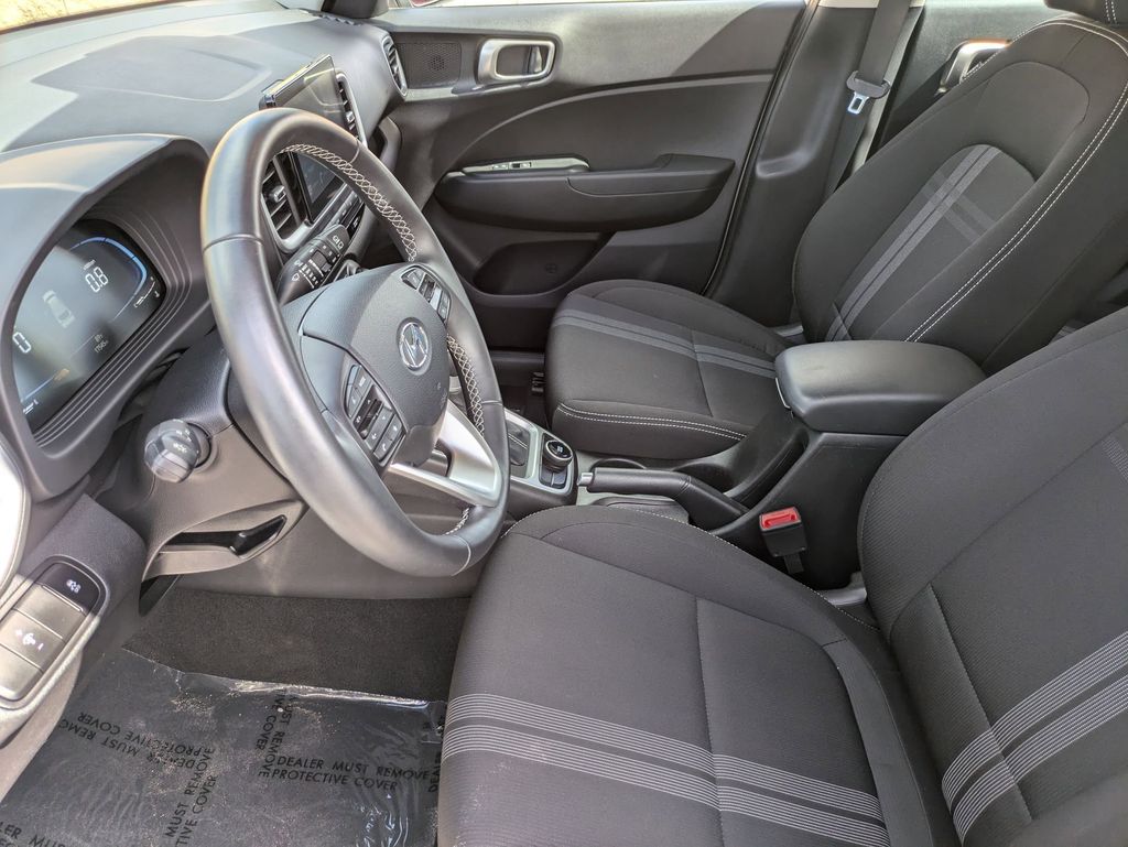 Thumbnail: 2025 Hyundai Venue - 22